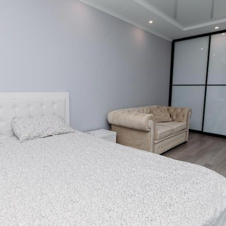 Ferienwohnung Затишна Квартира Ternopil Exterior foto